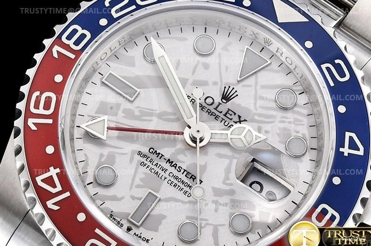 0330 ROLGMT166 – GMT II Snug 977